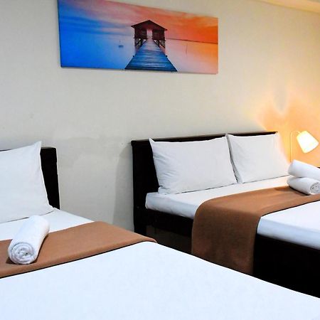 Arzo Hotel Makati Makati City ภายนอก รูปภาพ