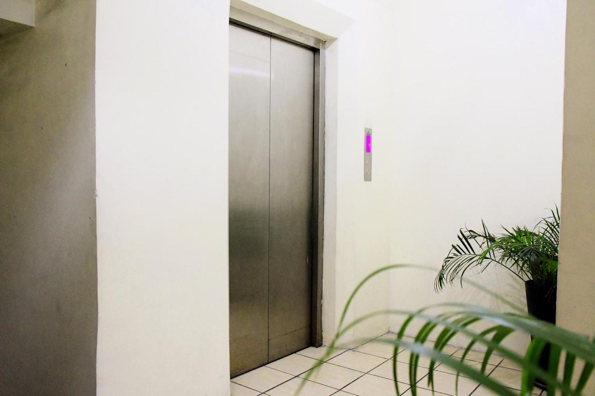 Arzo Hotel Makati Makati City ภายนอก รูปภาพ