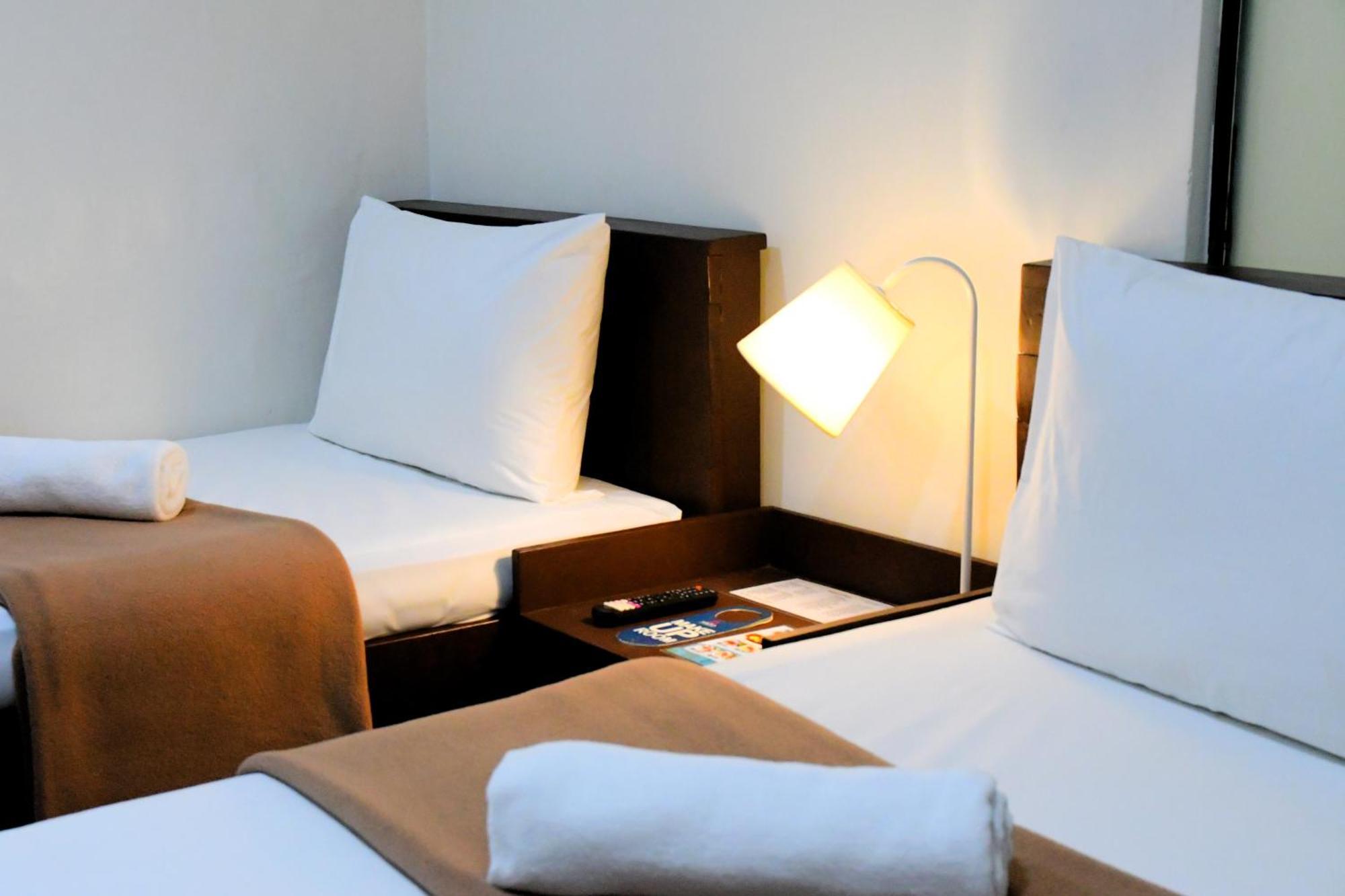 Arzo Hotel Makati Makati City ภายนอก รูปภาพ