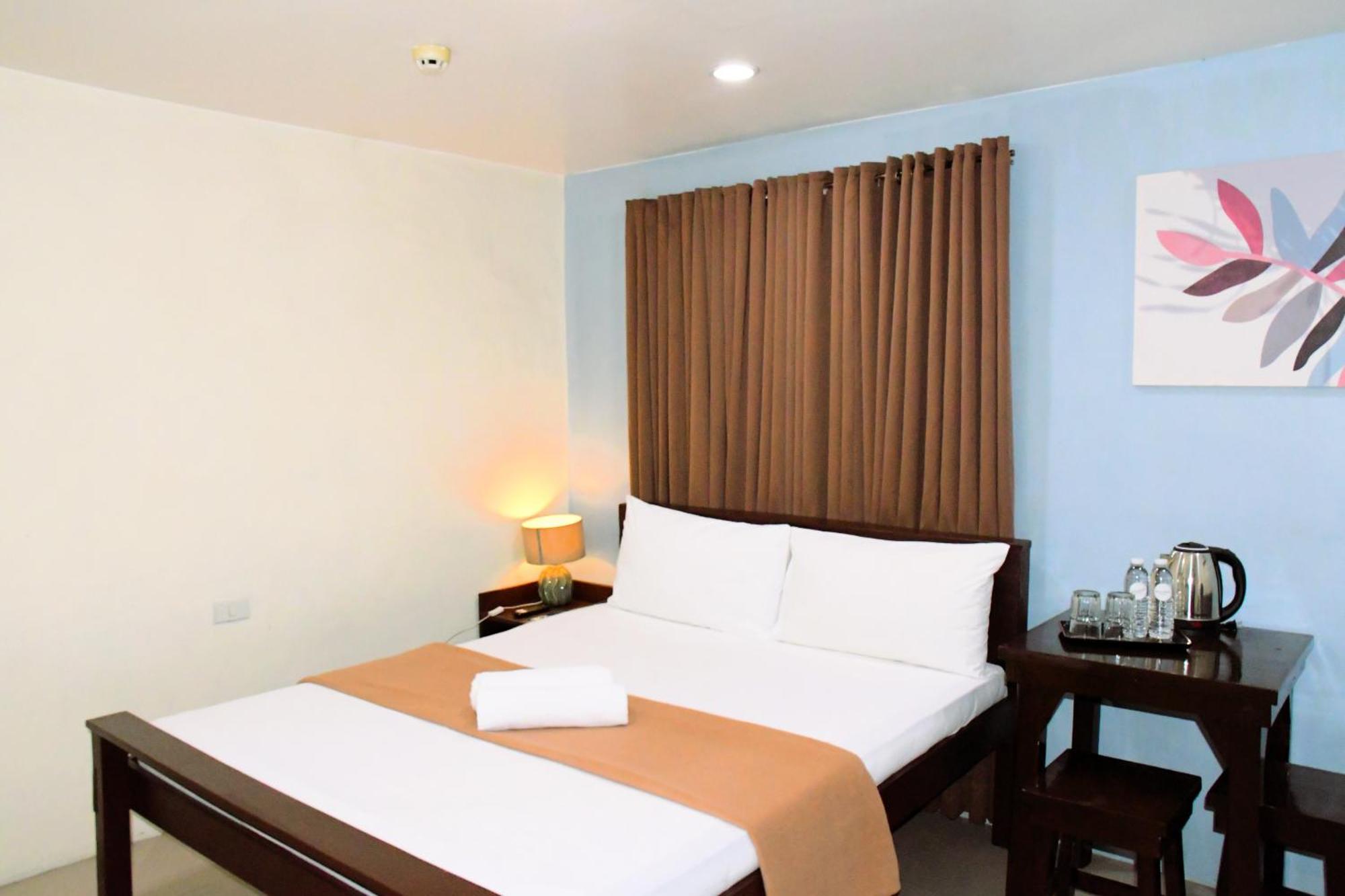 Arzo Hotel Makati Makati City ภายนอก รูปภาพ